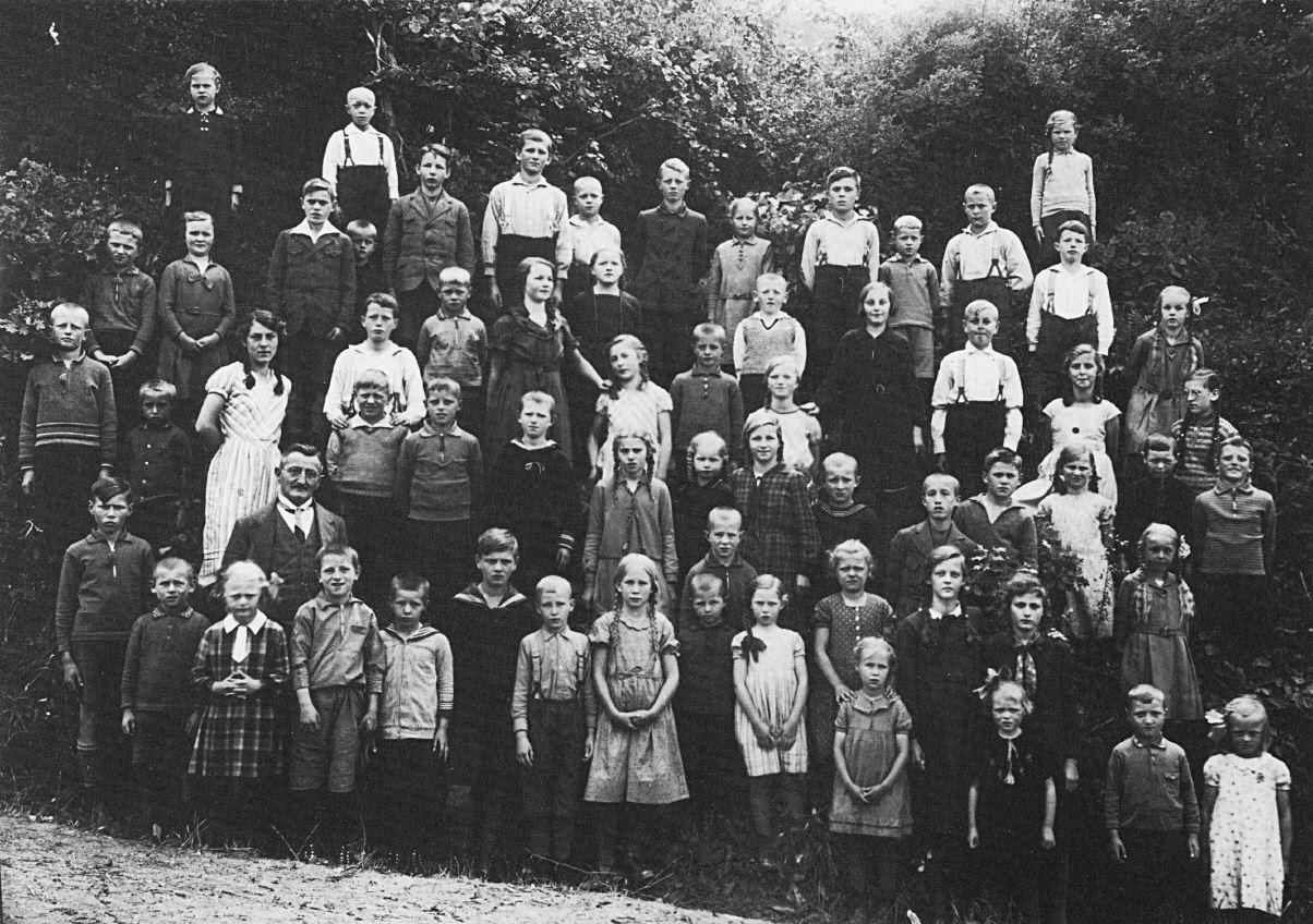 Die Schulkinder 1934